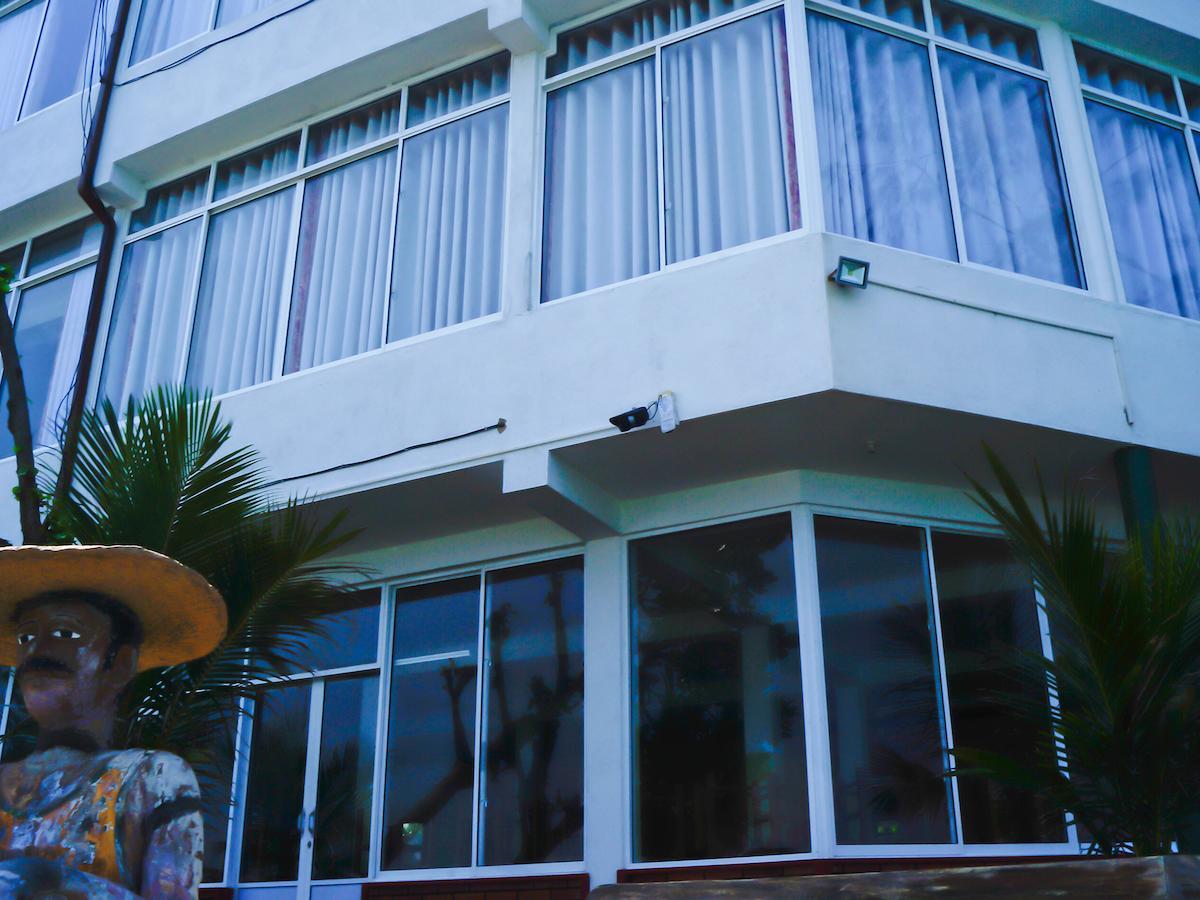 Sayurima Beach Hotel Ahangama Exterior foto