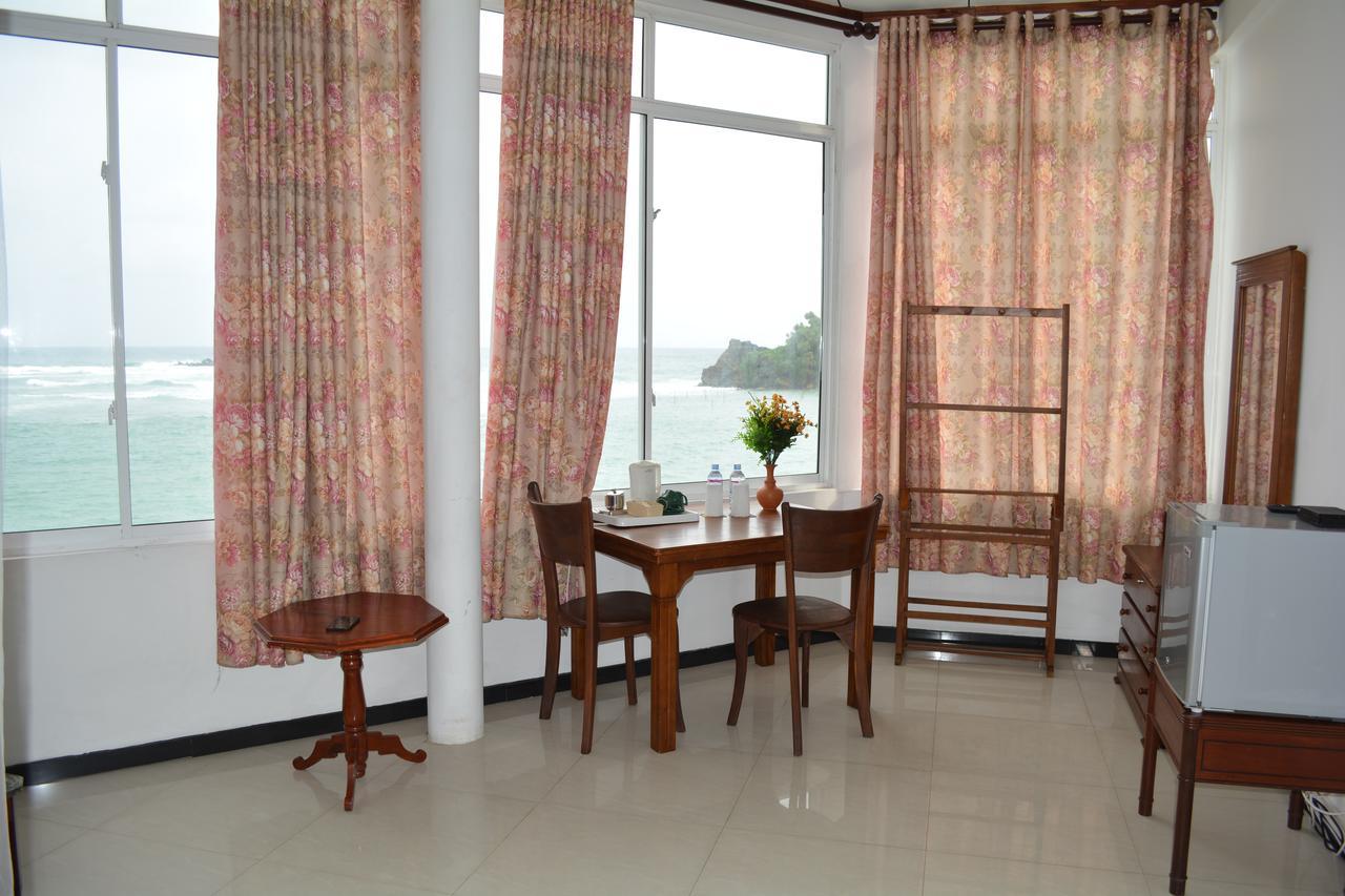 Sayurima Beach Hotel Ahangama Exterior foto