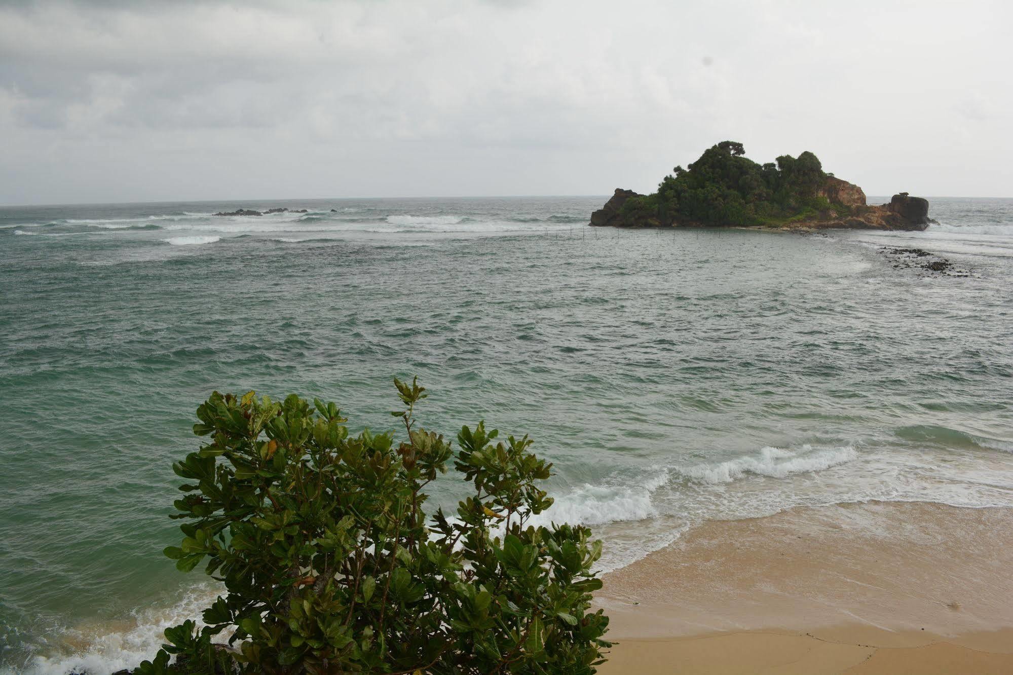 Sayurima Beach Hotel Ahangama Exterior foto